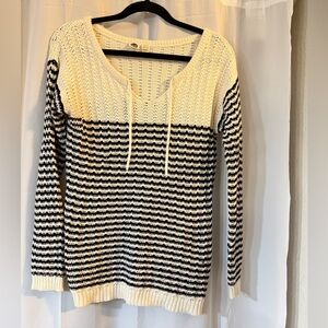 Roxy Textured Knit Hooded Sweater Black Cream Striped Pullover M Sweater